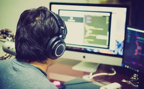 How to Start Building a Web App Using React: 5 Steps to Creating Your First App with React.js