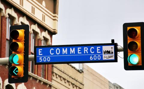 Drupal Commerce vs. Magento - Who Wins the Battle for eCommerce? Drupal Commerce vs. Magento - Who Wins the Battle for eCommerce?