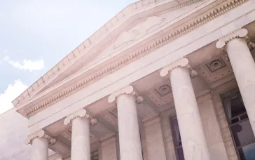 Image of a government building (greek style building)