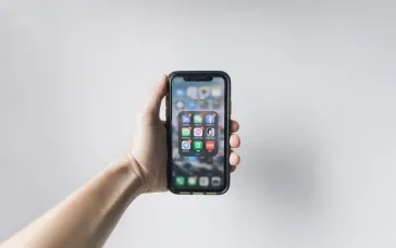What Is the Best Way to Port an Android App to iOS and Vice Versa_ 5 Aspects to Consider